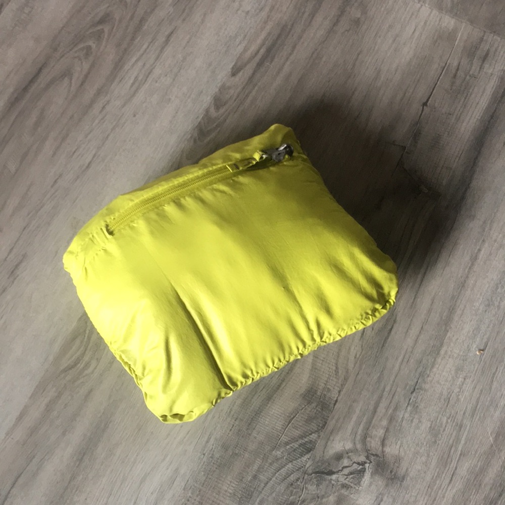Self-packable Jacket - Picture 2 of 2